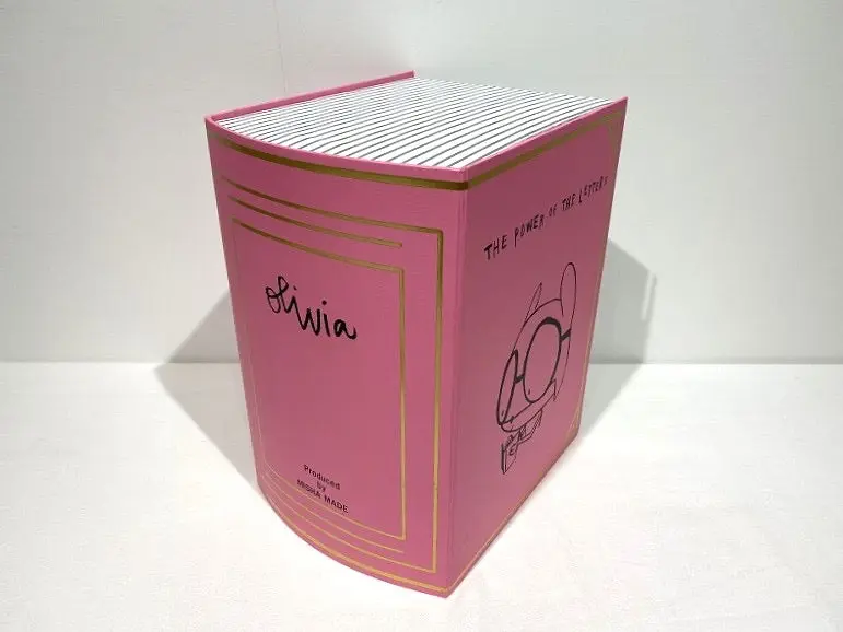 Olivia “The Power of the letters” (Pink)