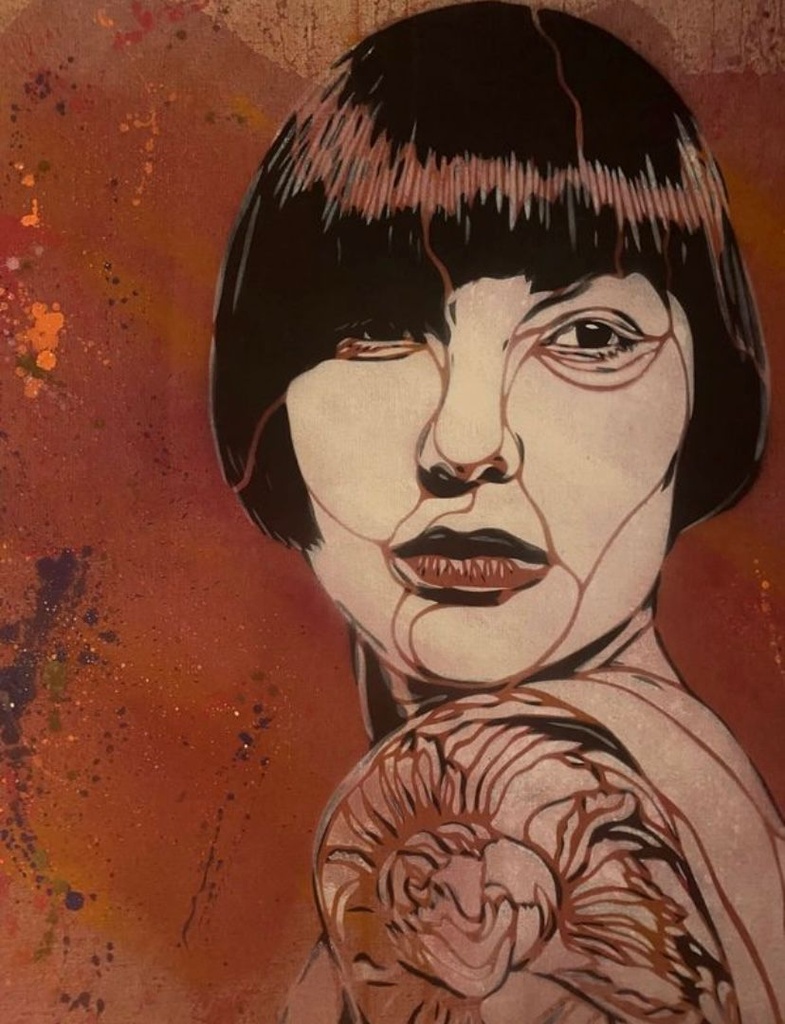 Femme au tatouage