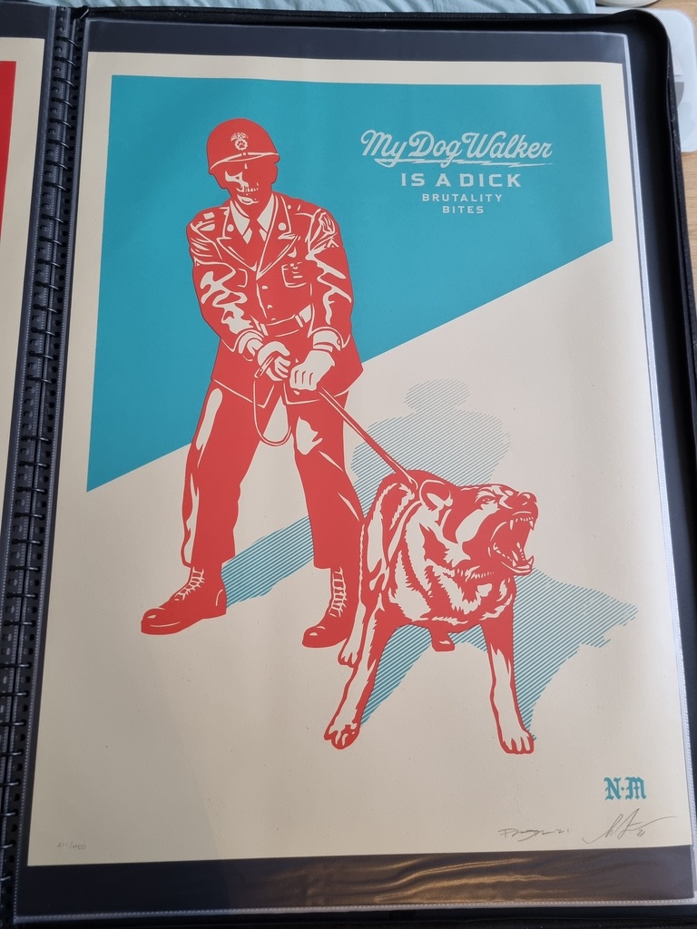 Sadistic Dog Walker (version bleu)