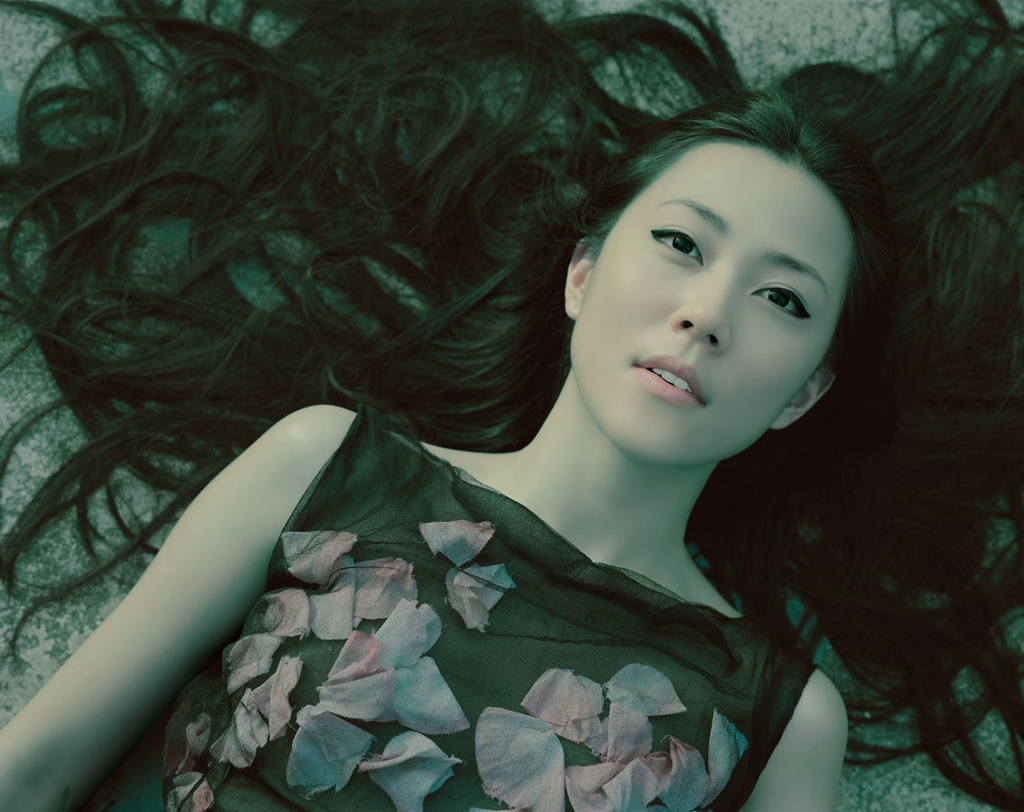 Izima Kaoru - Kimura Yoshino wears Alexander McQueen #48 4 parts - 2007 - 6